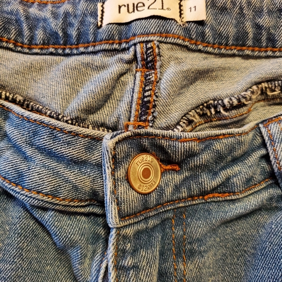 #1143 Rue 21 jeans - Picture 3 of 4